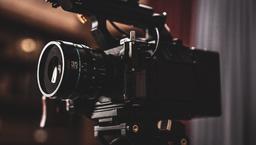 Digital Camera - Mirrorless with Lenses