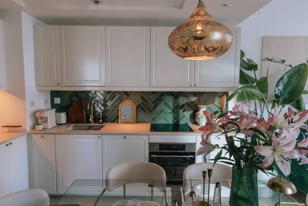 Photogenic artsy apartment 4