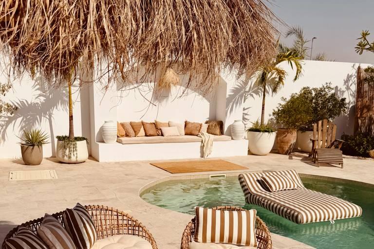 Outdoor Photoshoot Location with Pool and Arches, Dubai and Sharjah — photo 11