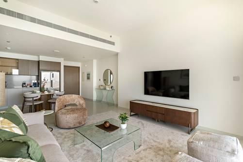 New Unit Luxury 2-BR Beachfront Full Sea View - Grand Bleu Elie Saab Emaar Beach Front — photo 33