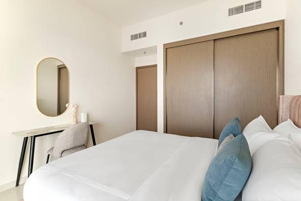 New Unit Luxury 2-BR Beachfront Full Sea View - Grand Bleu Elie Saab Emaar Beach Front — photo 20