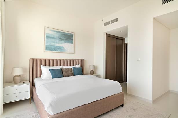 New Unit Luxury 2-BR Beachfront Full Sea View - Grand Bleu Elie Saab Emaar Beach Front — photo 40