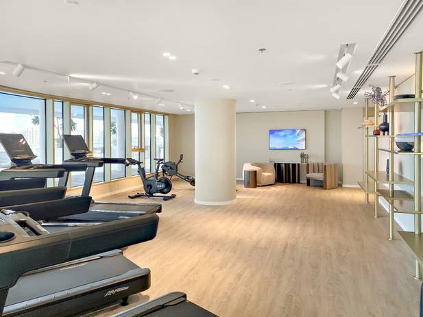 New Unit Luxury 2-BR Beachfront Full Sea View - Grand Bleu Elie Saab Emaar Beach Front — photo 15