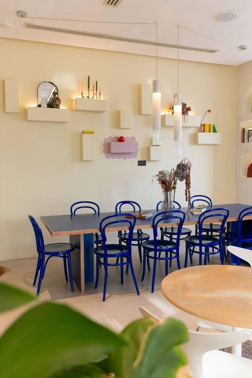 Warm and cozy restaurant with retro vibes next to Kite Beach 4