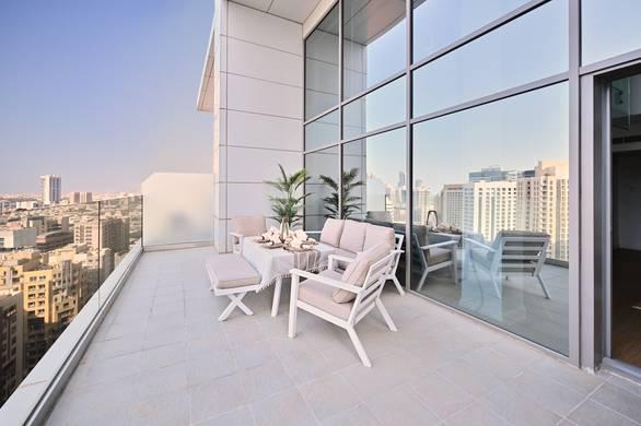 Skyline Views Loft with Huge Terrace and Stylish Decor — photo 13