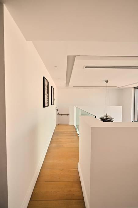 Skyline Views Loft with Huge Terrace and Stylish Decor — photo 20