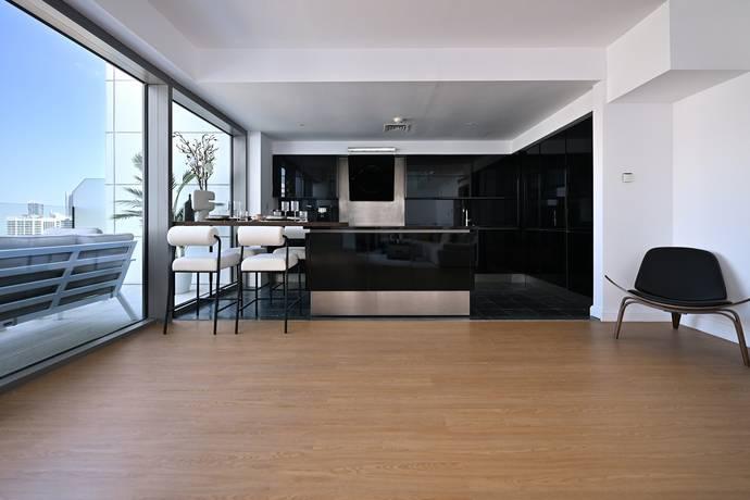 Skyline Views Loft with Huge Terrace and Stylish Decor — photo 7