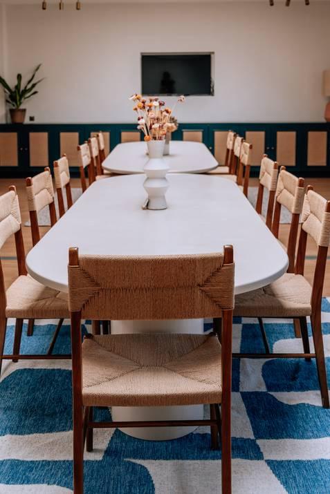 Full Meeting Room Space for Meetups, Gatherings and Workshops or Concept Photoshoots — photo 8