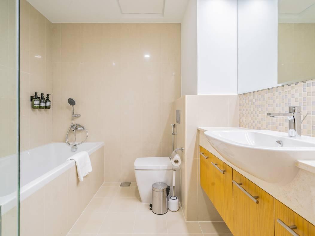 The Blue Wall | Downtown Designer Flat — photo 11