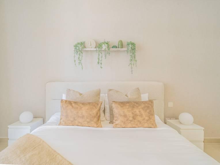The Blue Wall | Downtown Designer Flat — photo 13
