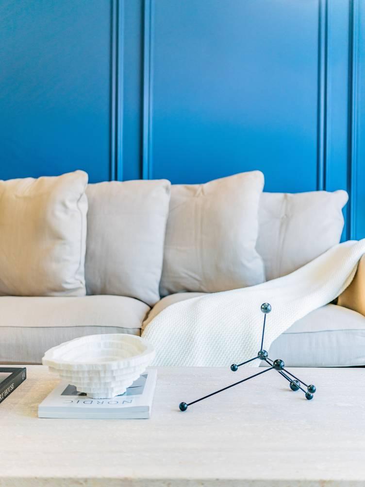 The Blue Wall | Downtown Designer Flat — photo 8