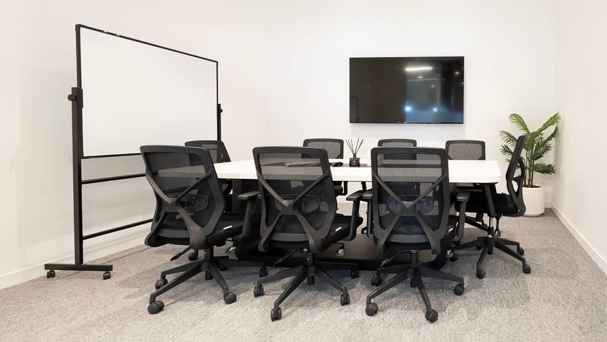 Stylish Private Office for Photoshoots & Team Meetings 4
