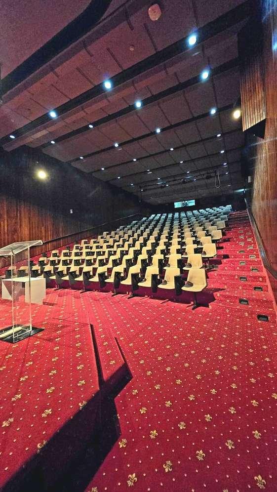 Retro Theater Space for Photoshoots & Creative Productions — photo 5