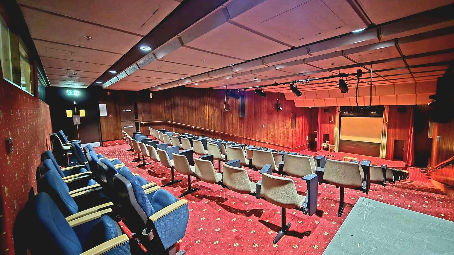 Retro Theater Space for Photoshoots & Creative Productions — photo 9
