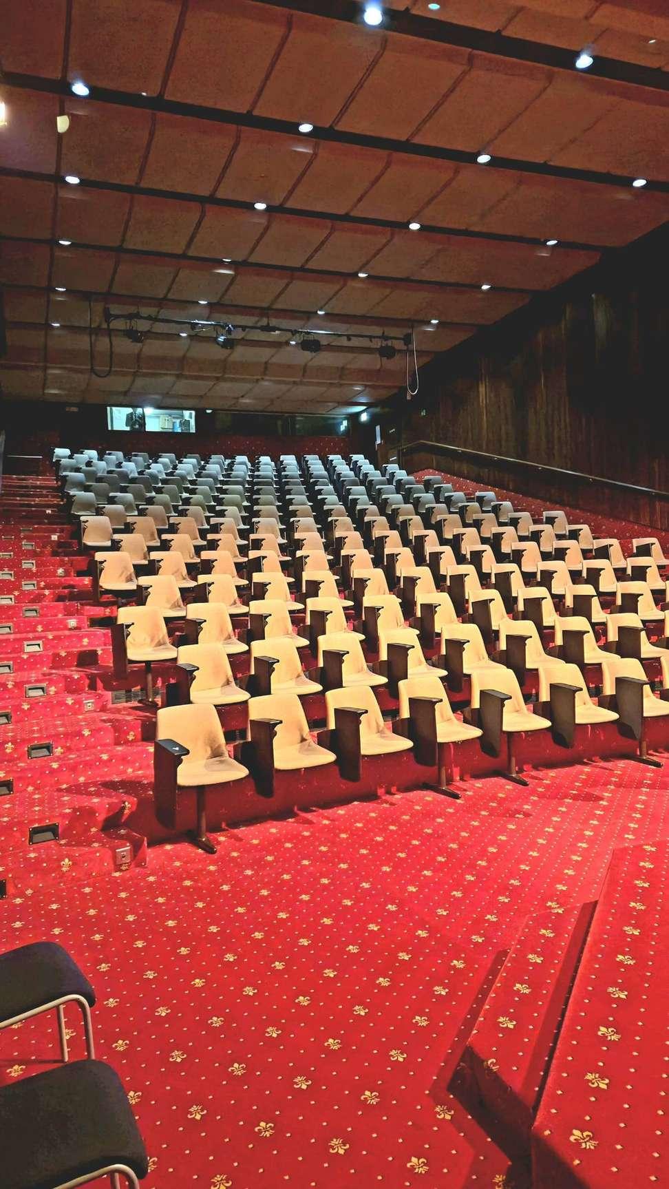 Retro Theater Space for Photoshoots & Creative Productions — photo 7