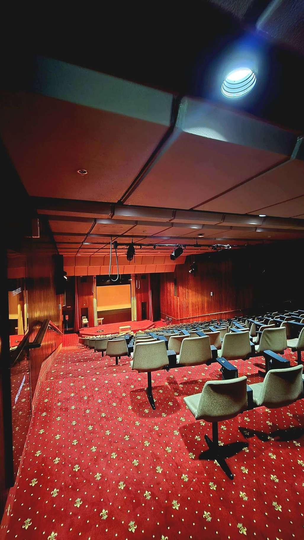 Retro Theater Space for Photoshoots & Creative Productions — photo 10