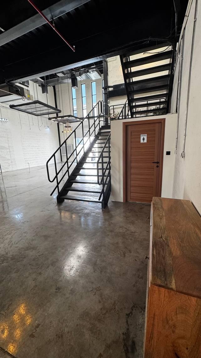 Multi-use Blank Warehouse Space Perfect Branch Launches and Private Photoshoots — photo 4