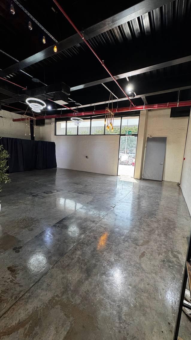 Multi-use Blank Warehouse Space Perfect Branch Launches and Private Photoshoots — photo 6