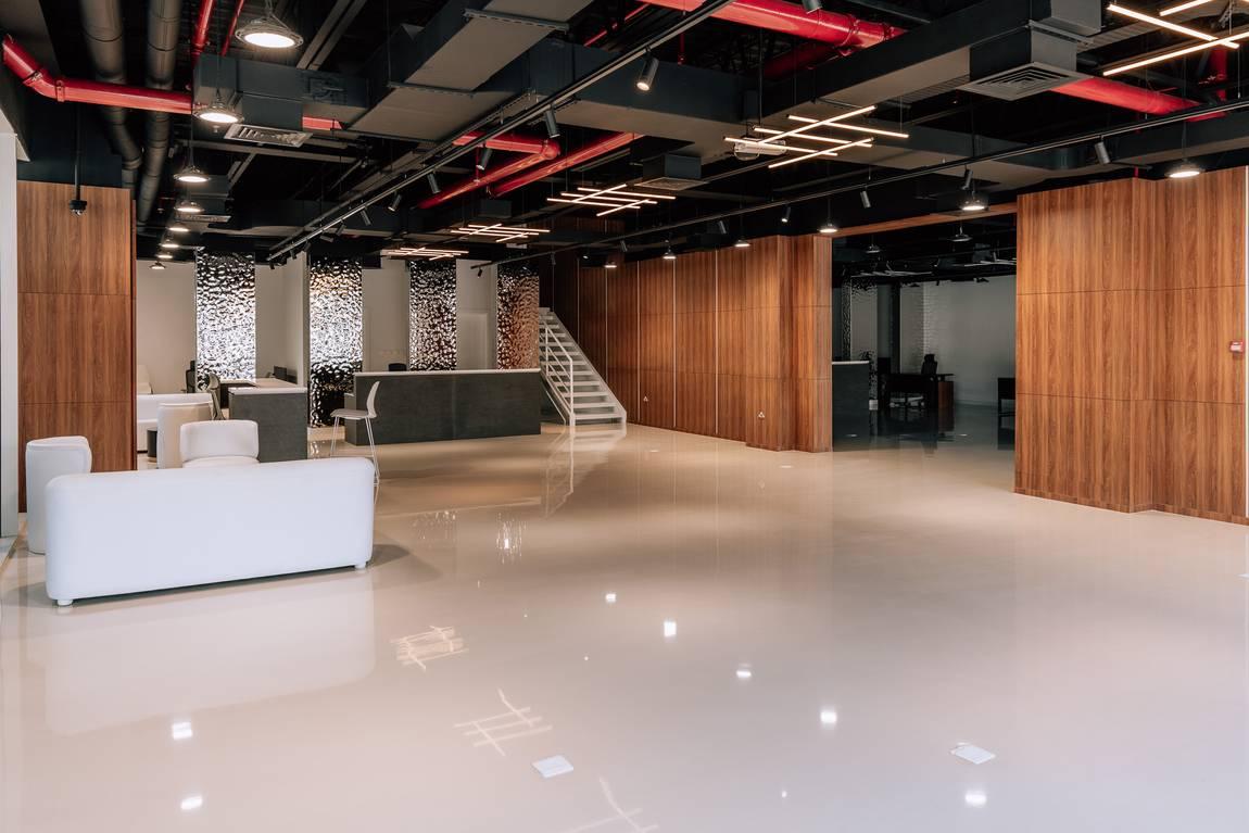 Modern Blank Canvas Showroom for Shoots, Events & Creative Use — photo 13
