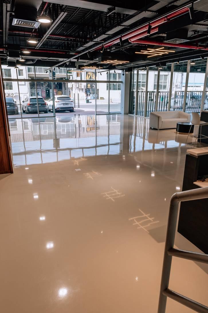 Modern Blank Canvas Showroom for Shoots, Events & Creative Use — photo 5