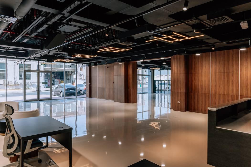 Modern Blank Canvas Showroom for Shoots, Events & Creative Use — photo 4