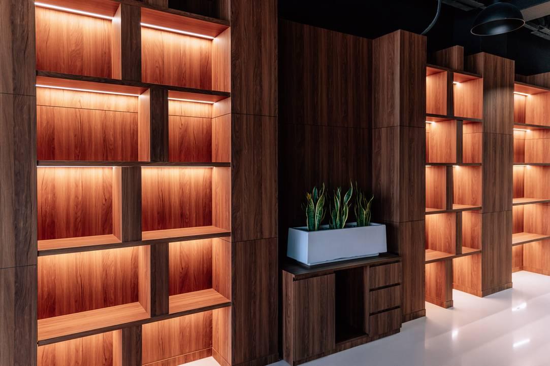 Modern Blank Canvas Showroom for Shoots, Events & Creative Use — photo 26