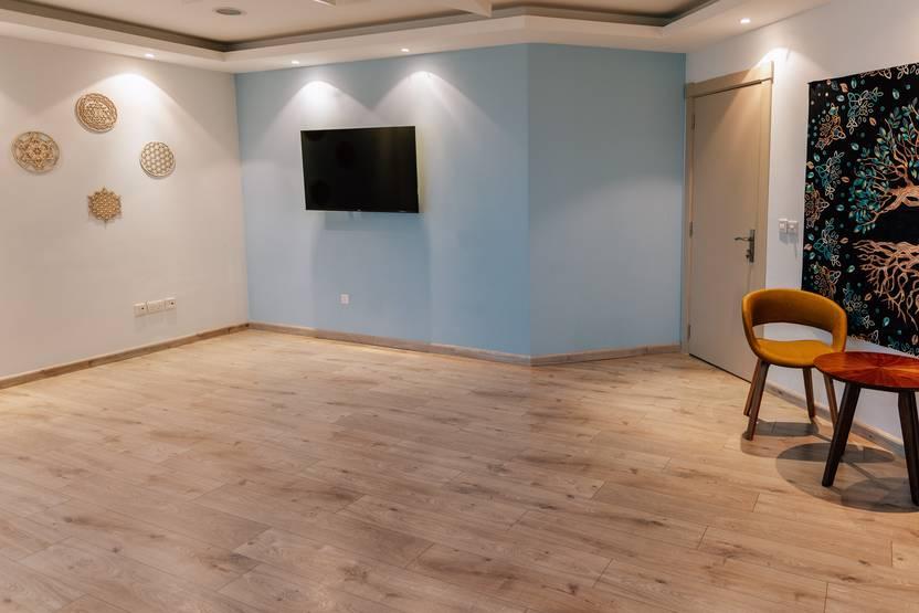 Peaceful, serene rooms for workshops, teaching and private counseling. Can be used for any photoshoot. — photo 10