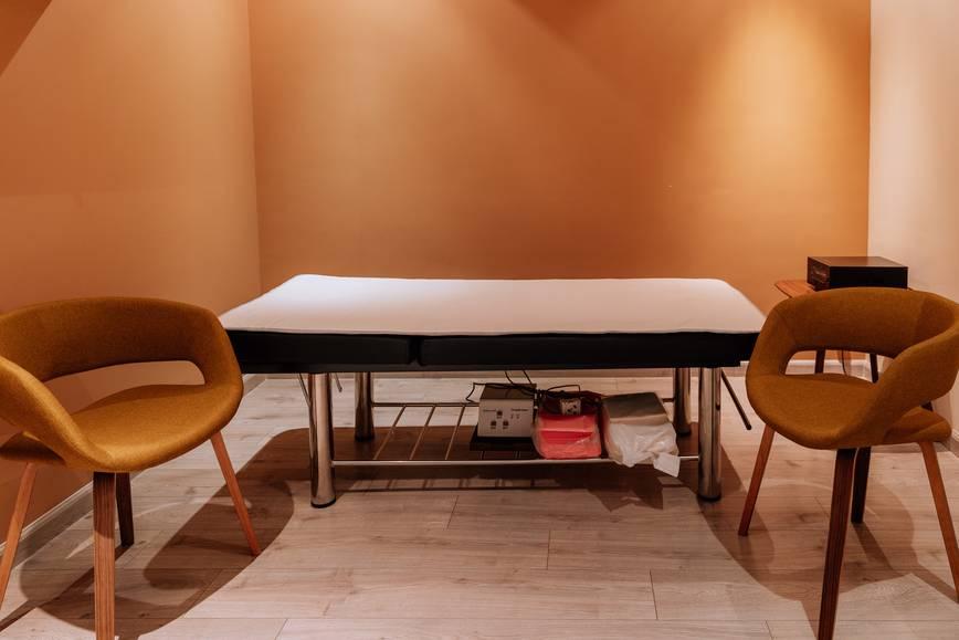 Peaceful, serene rooms for workshops, teaching and private counseling. Can be used for any photoshoot. — photo 8