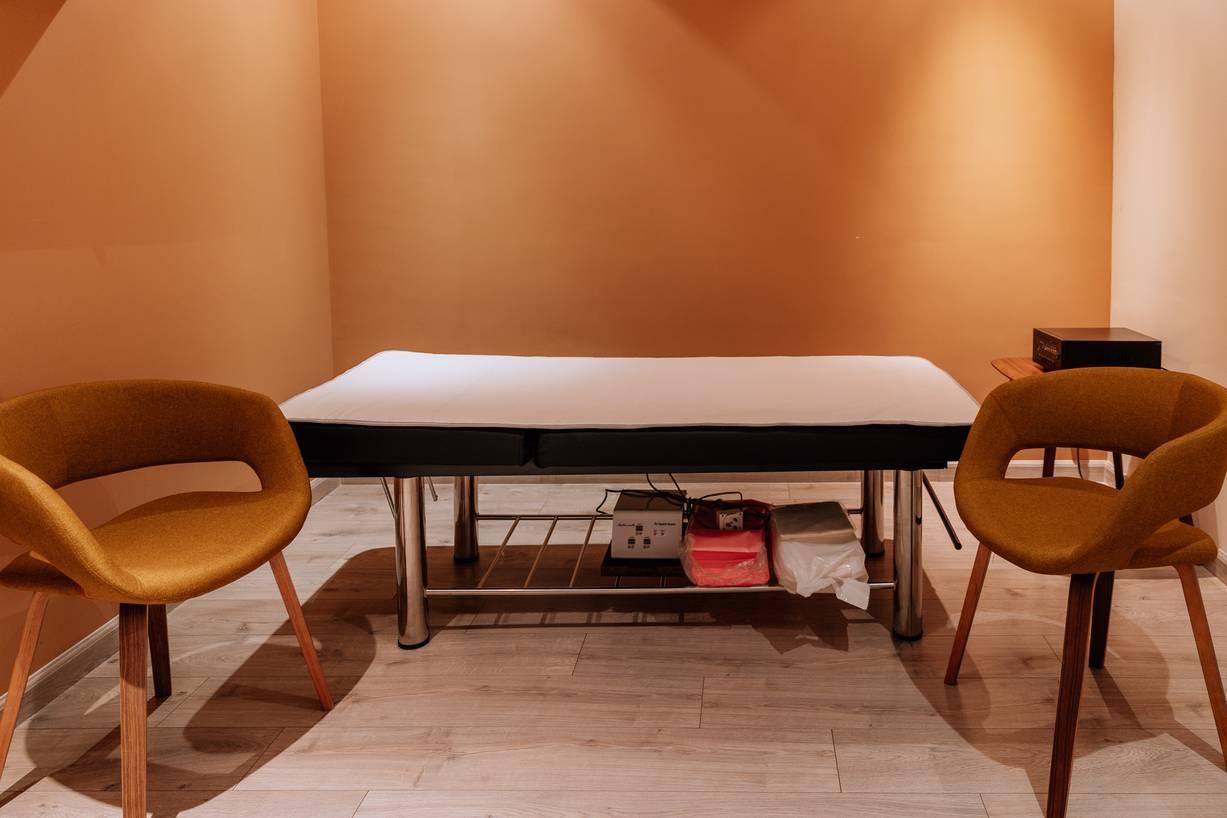 Peaceful, serene rooms for workshops, teaching and private counseling. Can be used for any photoshoot. — photo 8