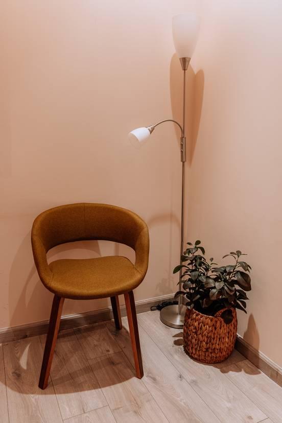 Peaceful, serene rooms for workshops, teaching and private counseling. Can be used for any photoshoot. — photo 19