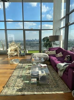 Light Filled Loft Apartment 2