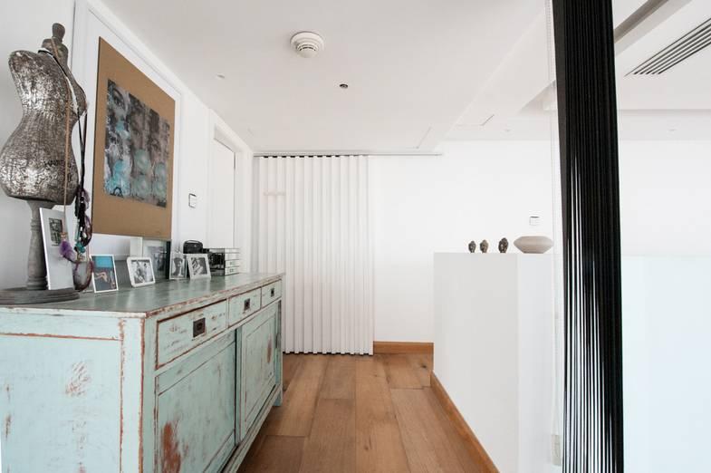 Light Filled Loft Apartment — photo 9