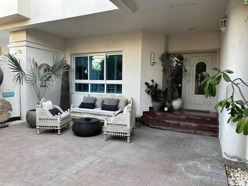 Eclectic Boho-Chic Villa with Pool, Studio Vibes & Artistic Corners in Dubai — photo 5