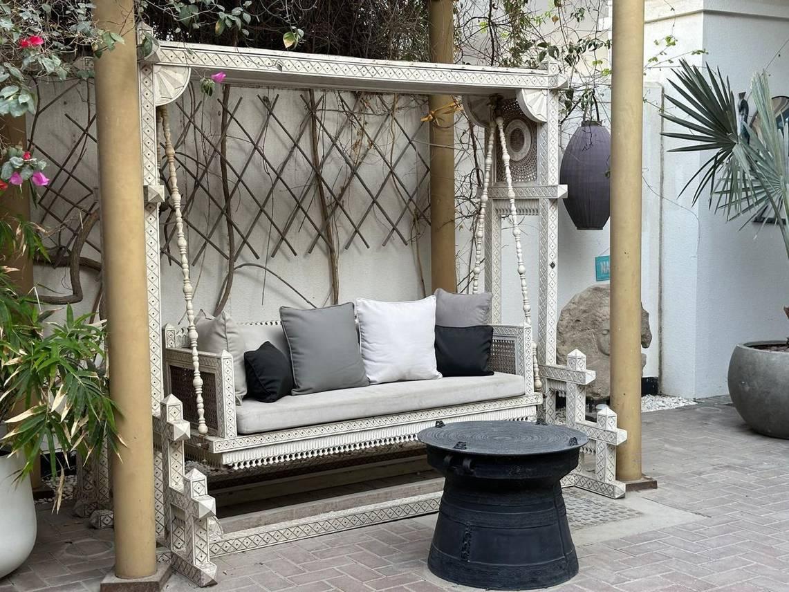 Eclectic Boho-Chic Villa with Pool, Studio Vibes & Artistic Corners in Dubai — photo 6