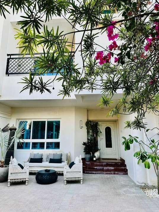 Eclectic Boho-Chic Villa with Pool, Studio Vibes & Artistic Corners in Dubai — photo 4