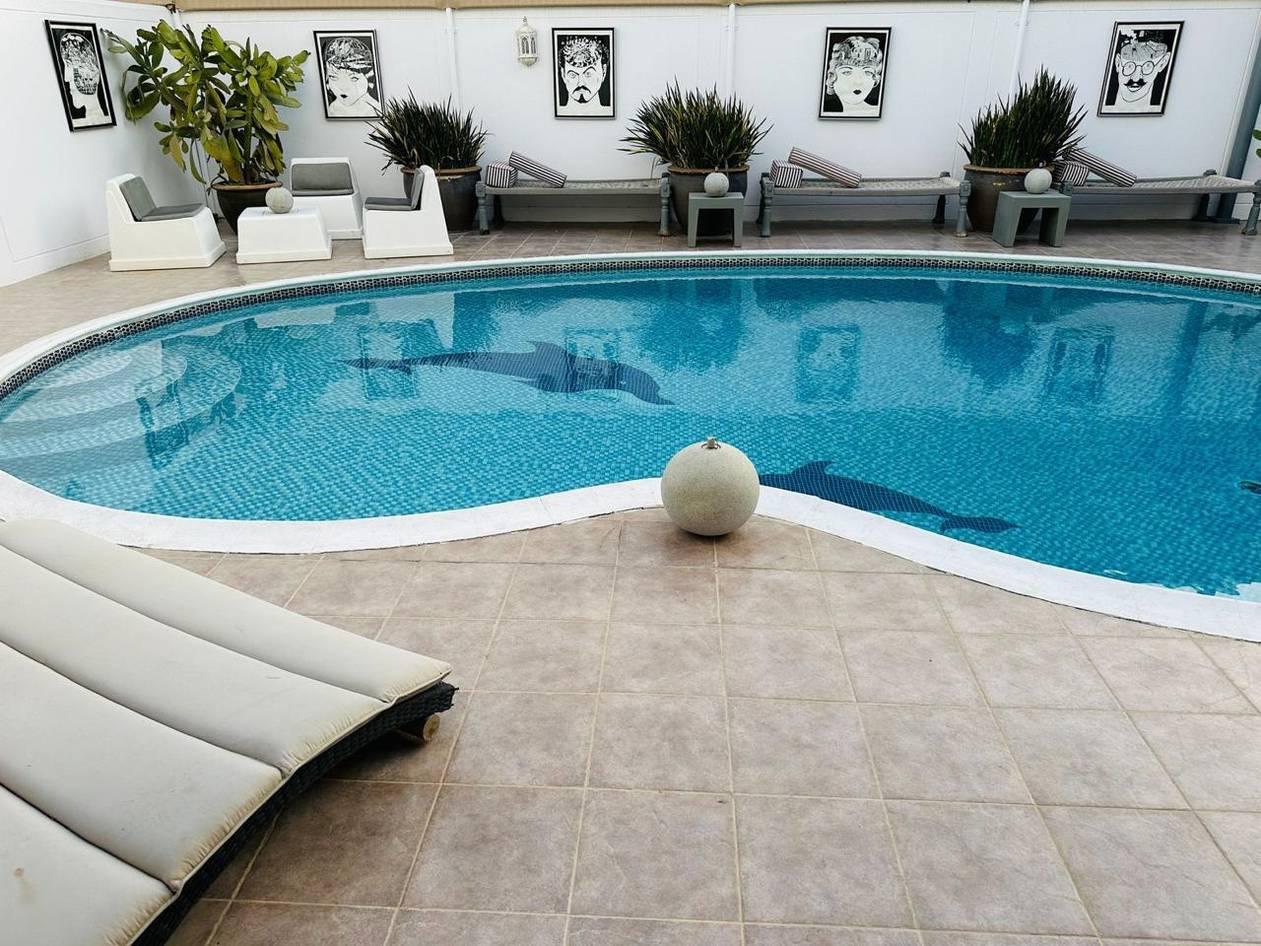 Eclectic Boho-Chic Villa with Pool, Studio Vibes & Artistic Corners in Dubai — photo 18