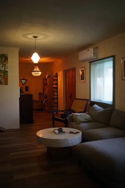 Vintage and eclectic space along with large outdoor for shoots — photo 4