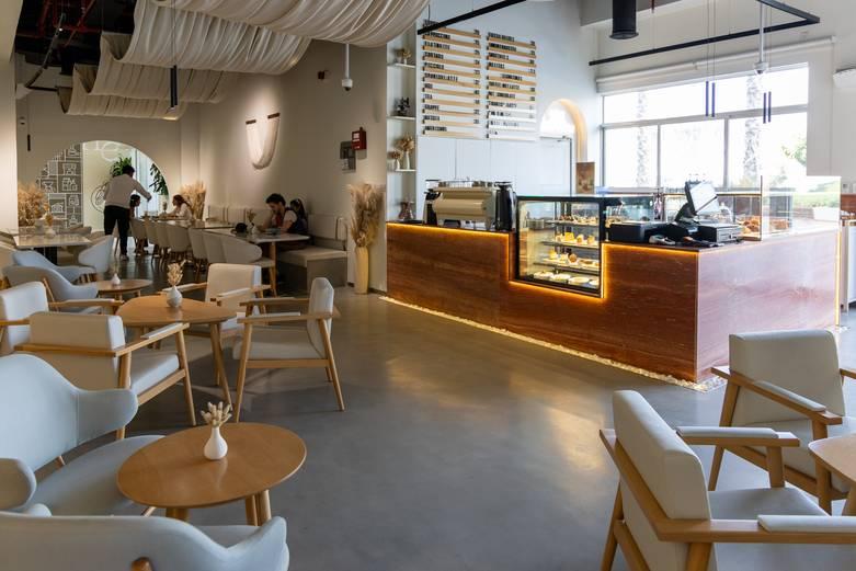 Aesthetic Cafe Space — photo 11
