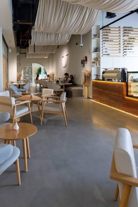 Aesthetic Cafe Space — photo 15