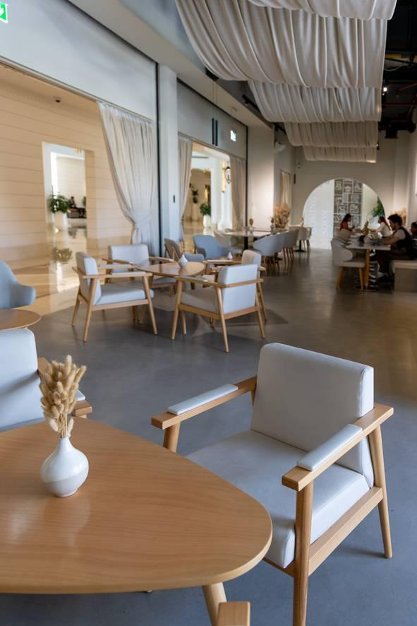 Aesthetic Cafe Space — photo 12