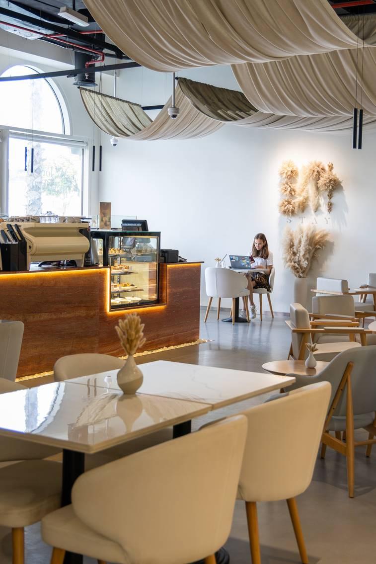 Aesthetic Cafe Space — photo 10