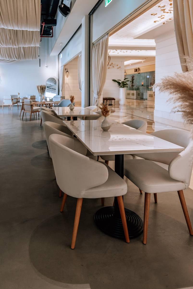 Aesthetic Cafe Space — photo 4