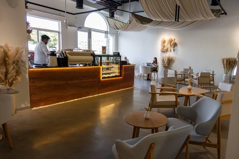 Aesthetic Cafe Space — photo 5