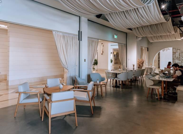 Aesthetic Cafe Space — photo 8