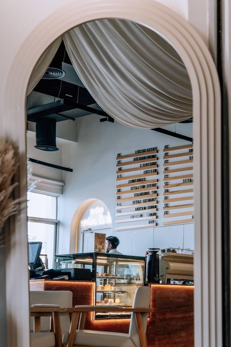 Aesthetic Cafe Space — photo 2