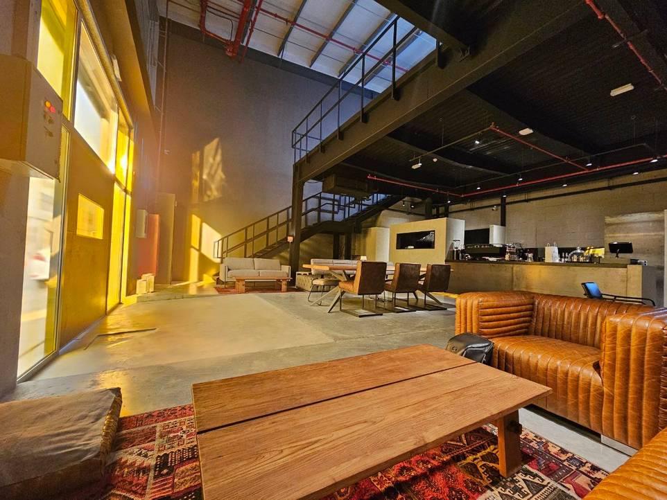 Stylish and Cozy Space (Cafe), Suitable for Photography Shoots and Supper Clubs — photo 6