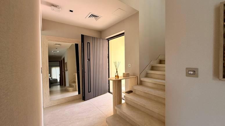 Elegant, modern open plan mediterranean style villa. — photo 10