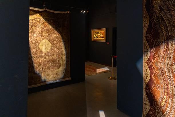 Artsy High-End Rugs Showroom for Contemporary Events and Photoshoot Projects — photo 19