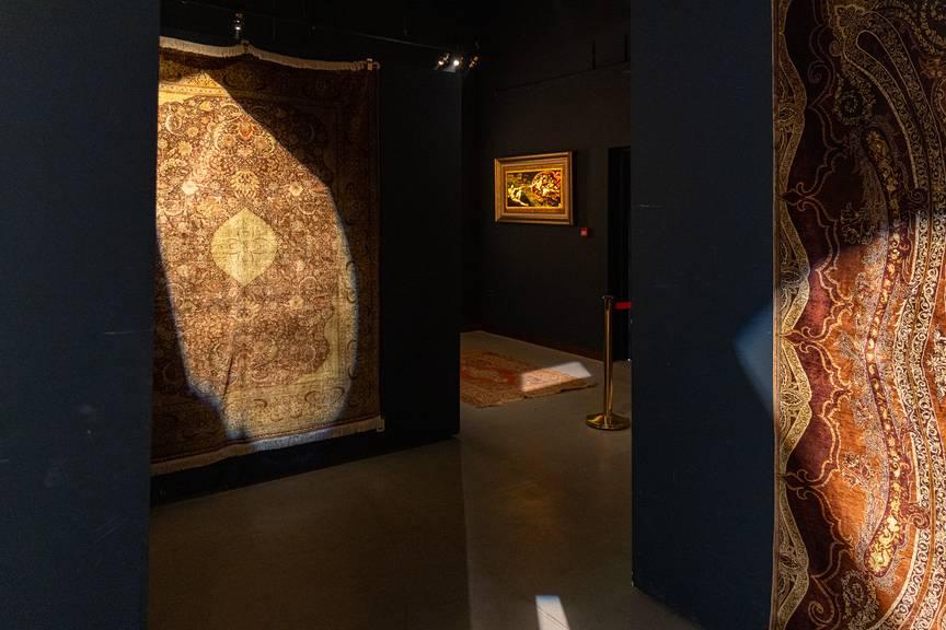 Artsy High-End Rugs Showroom for Contemporary Events and Photoshoot Projects — photo 19