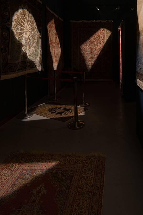 Artsy High-End Rugs Showroom for Contemporary Events and Photoshoot Projects — photo 13